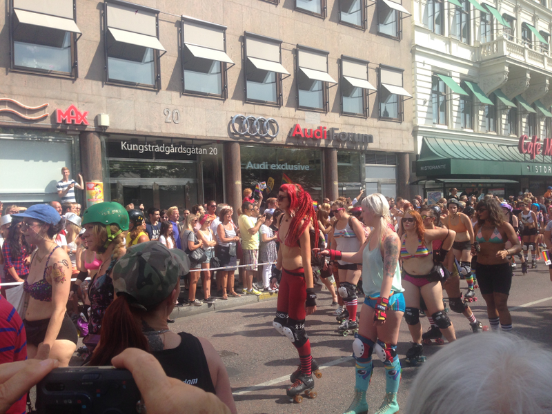 Illustration for article titled My photos from the biggest pride parade in Sweden!